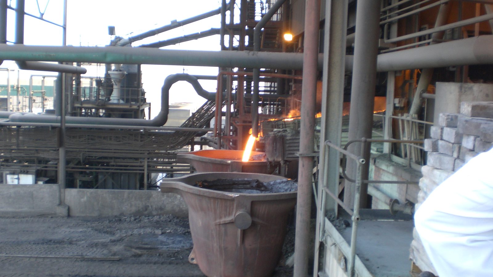 Molten metal tap